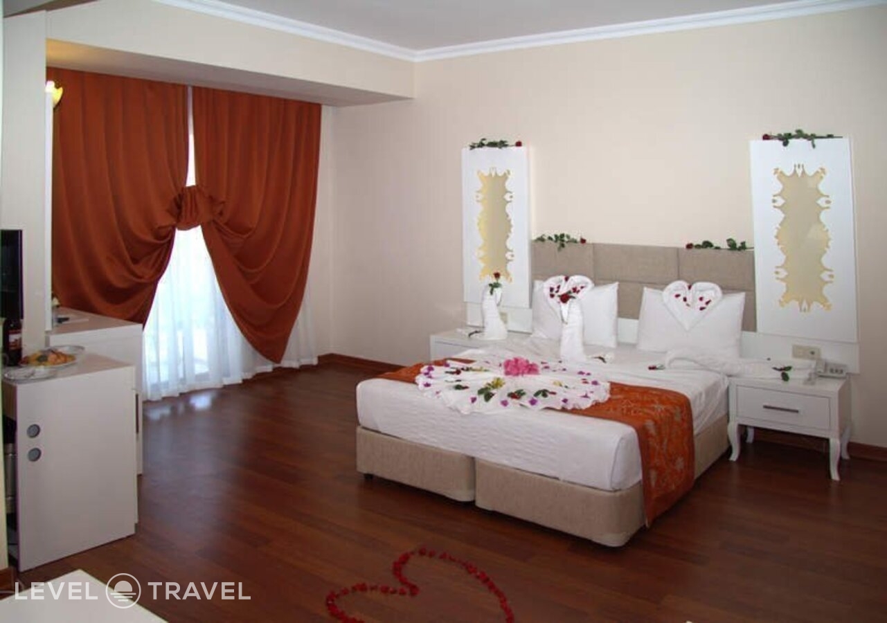 фотографии номера Четырехместный номер отеля Grand Mir Amor Hotel в Турция(Кириш) - фото №7