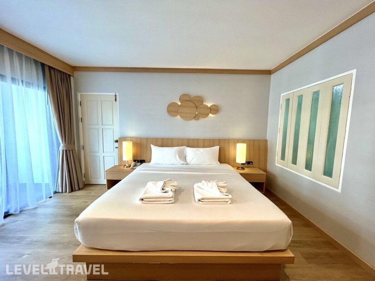 фотографии номера Делюкс с балконом отеля Amata Resort в Таиланд(Патонг Бич) - фото №2