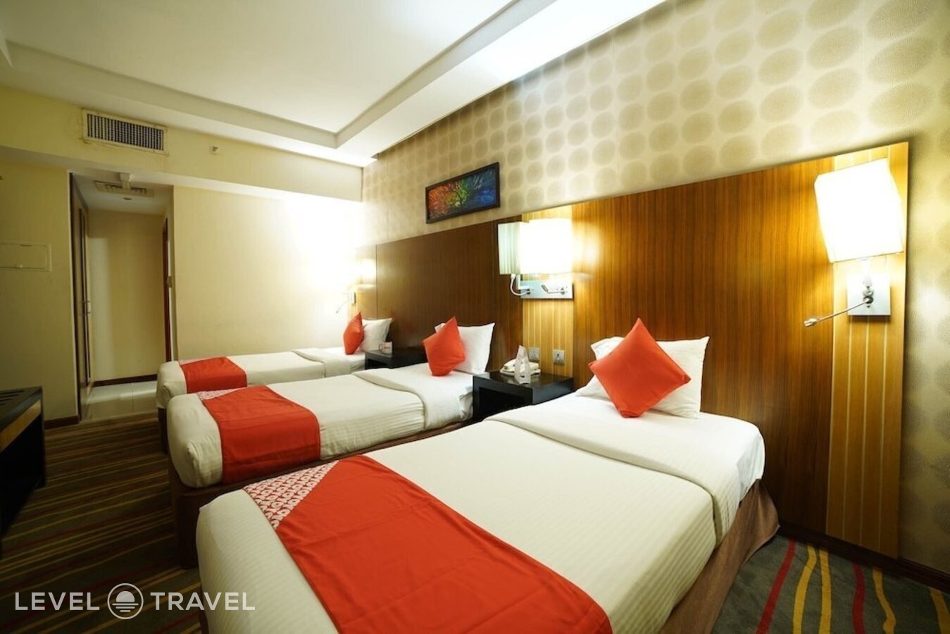 фотографии номера Трехместный с балконом отеля Sun & Sands Hotel Down Town в ОАЭ(Дейра) - фото №1