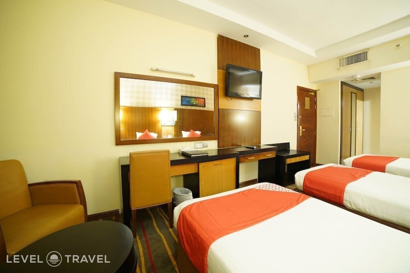 фотографии номера Трехместный с балконом отеля Sun & Sands Hotel Down Town в ОАЭ(Дейра) - фото №6