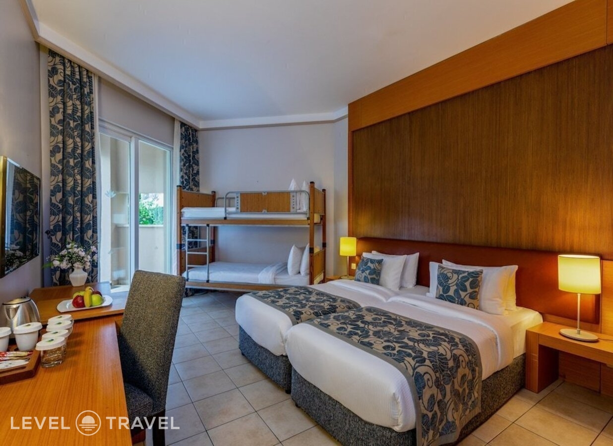 фотографии номера Семейный с балконом отеля Labranda Alantur Hotel (Ex.Maritim Hotel Club Alantur) в Турция(Кестель) - фото №4