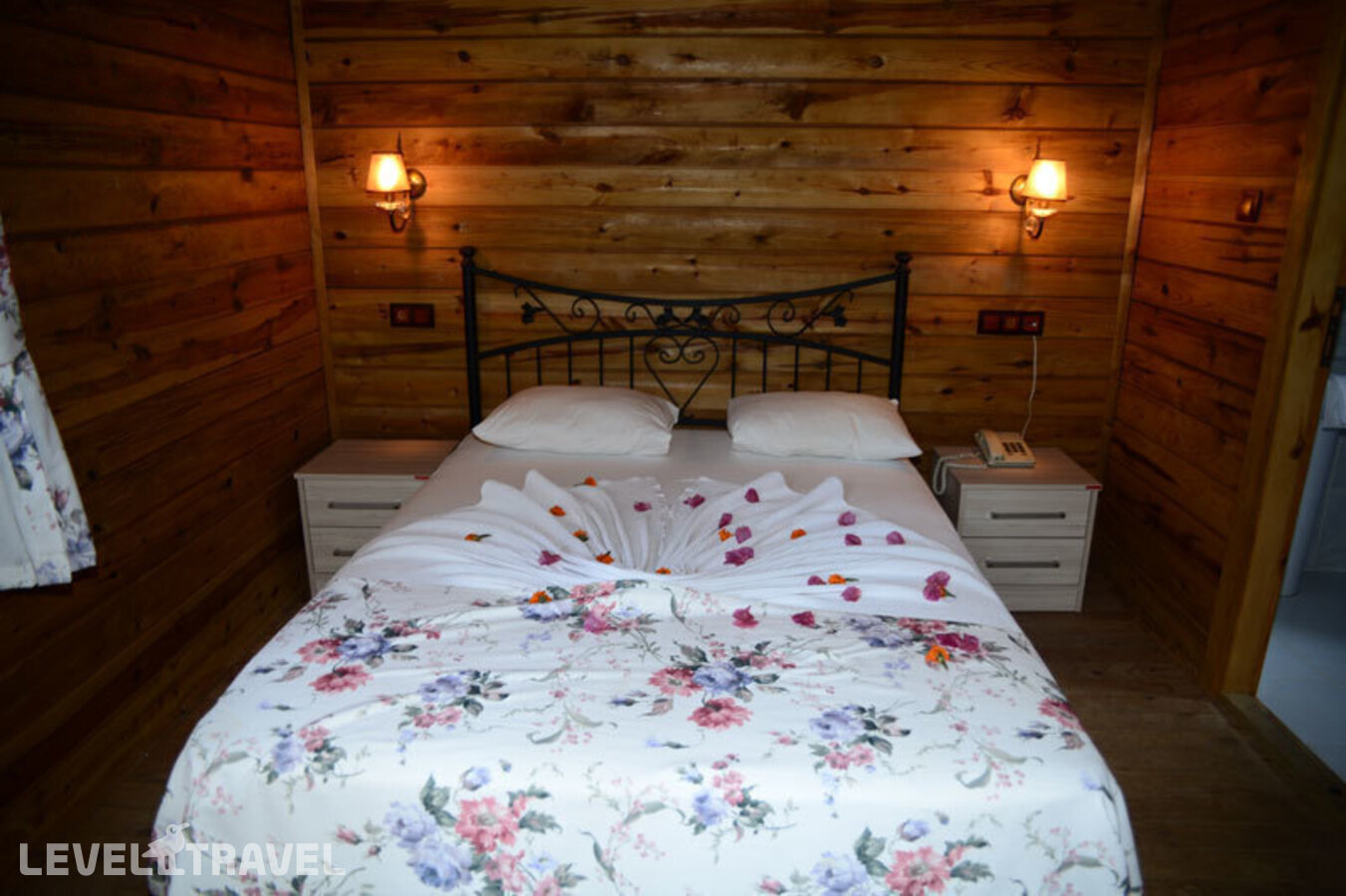 фотографии номера Бунгало отеля Sevki Bey Hotel в Турция(Тосмур) - фото №1