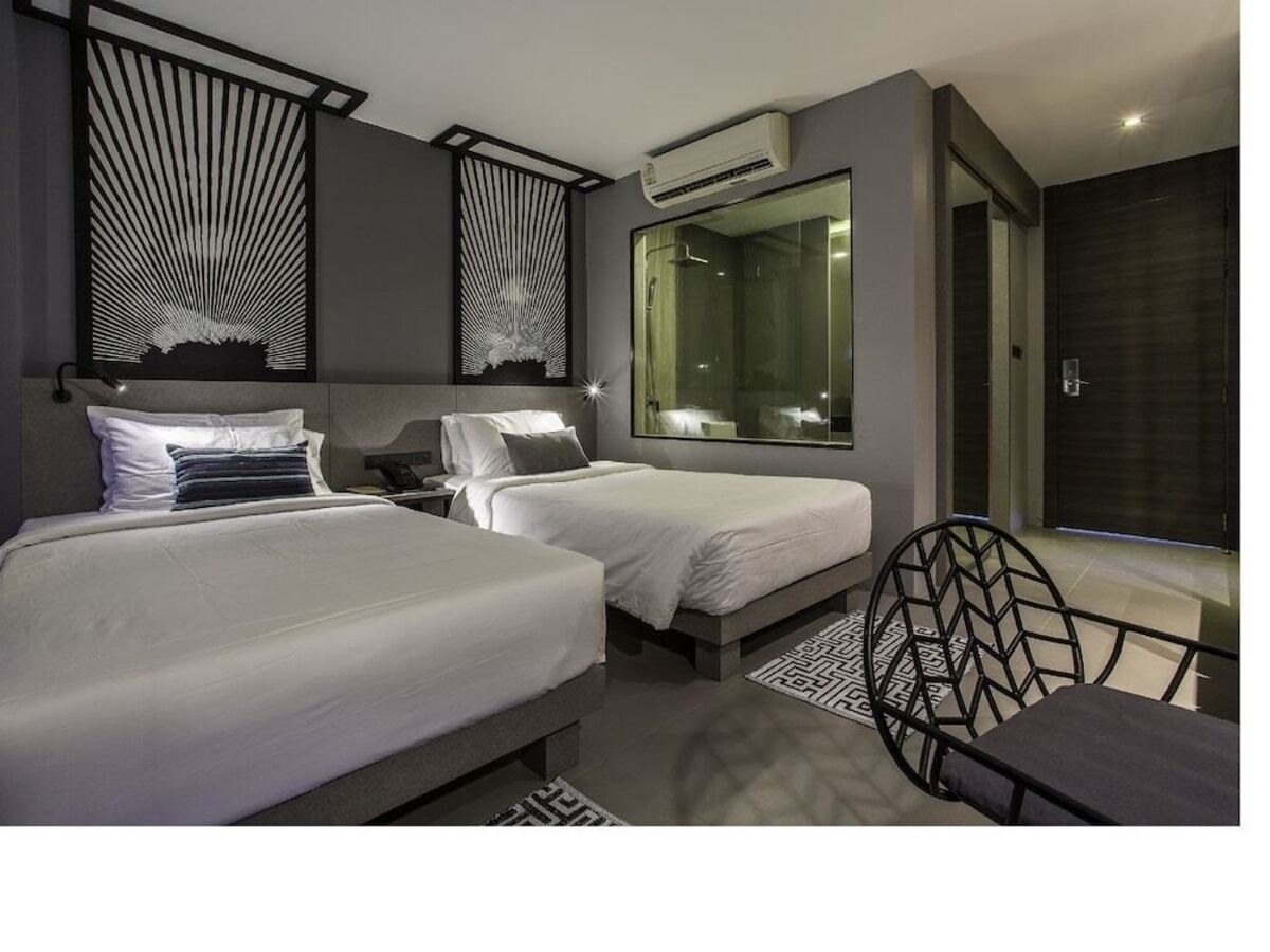 фотографии номера Делюкс с балконом отеля Mazi Design Hotel By Kalima (Ex.Patong Paradee Resort) в Таиланд(Патонг Бич) - фото №4