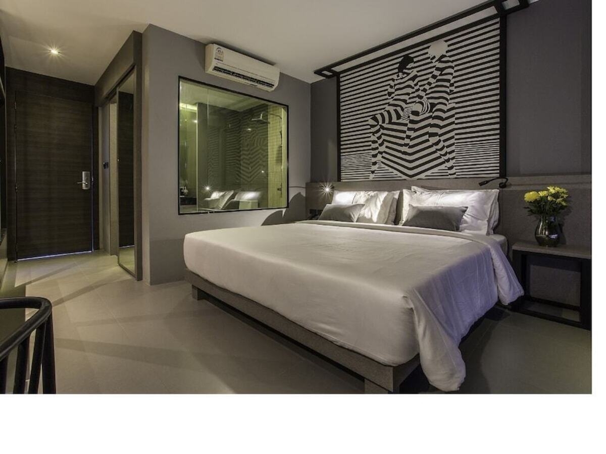 фотографии номера Делюкс с балконом отеля Mazi Design Hotel By Kalima (Ex.Patong Paradee Resort) в Таиланд(Патонг Бич) - фото №3