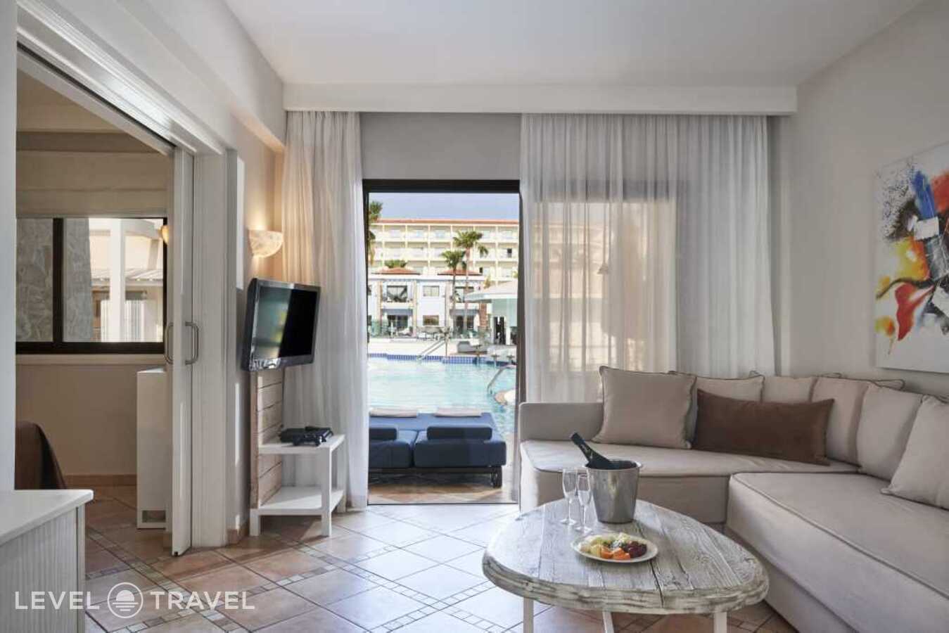 фотографии номера Люкс Премиум отеля Atlantica Aeneas Resort & Spa в Кипр(Айа-Напа) - фото №1