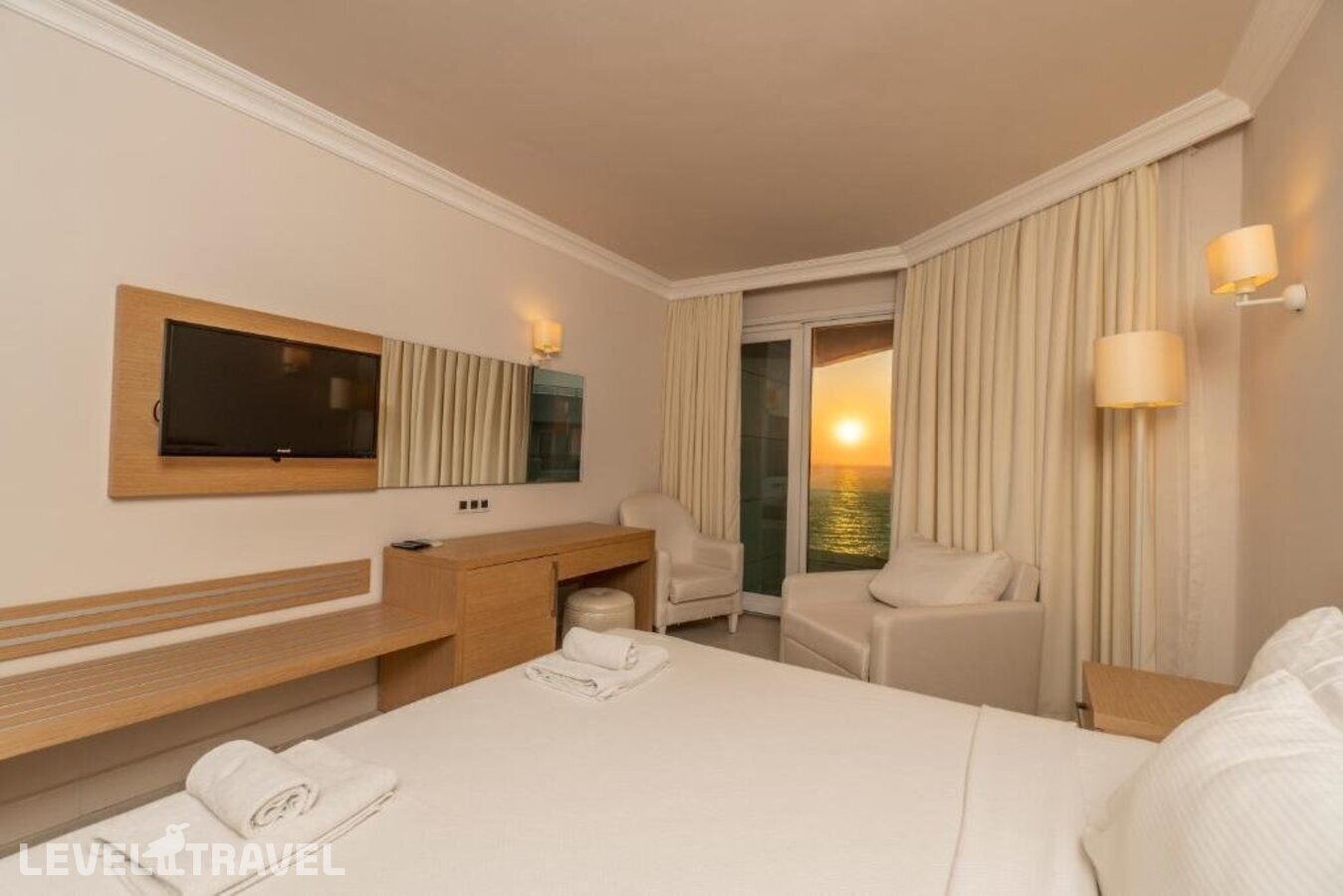 фотографии номера Люкс с балконом отеля Dragut Point South Hotel в Турция(Тургутреис) - фото №13