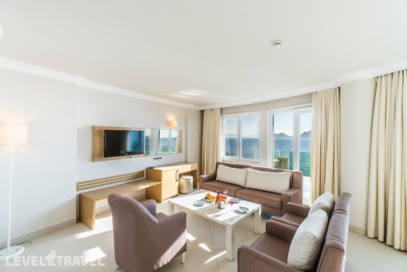 фотографии номера Люкс с балконом отеля Dragut Point South Hotel в Турция(Тургутреис) - фото №16