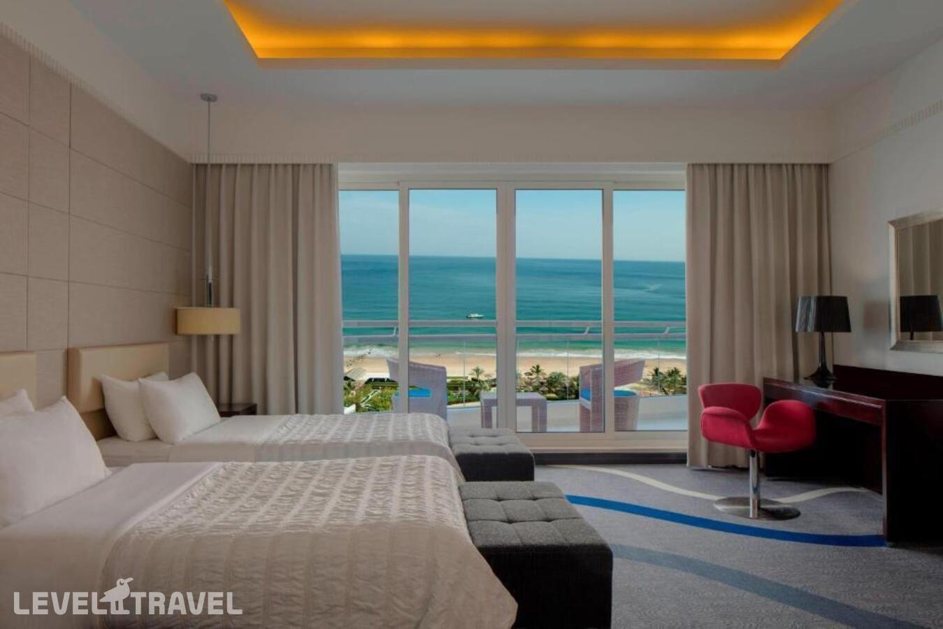 фотографии номера Улучшенный номер отеля Le Meridien Al Aqah Beach Resort в ОАЭ(Фуджейра) - фото №5