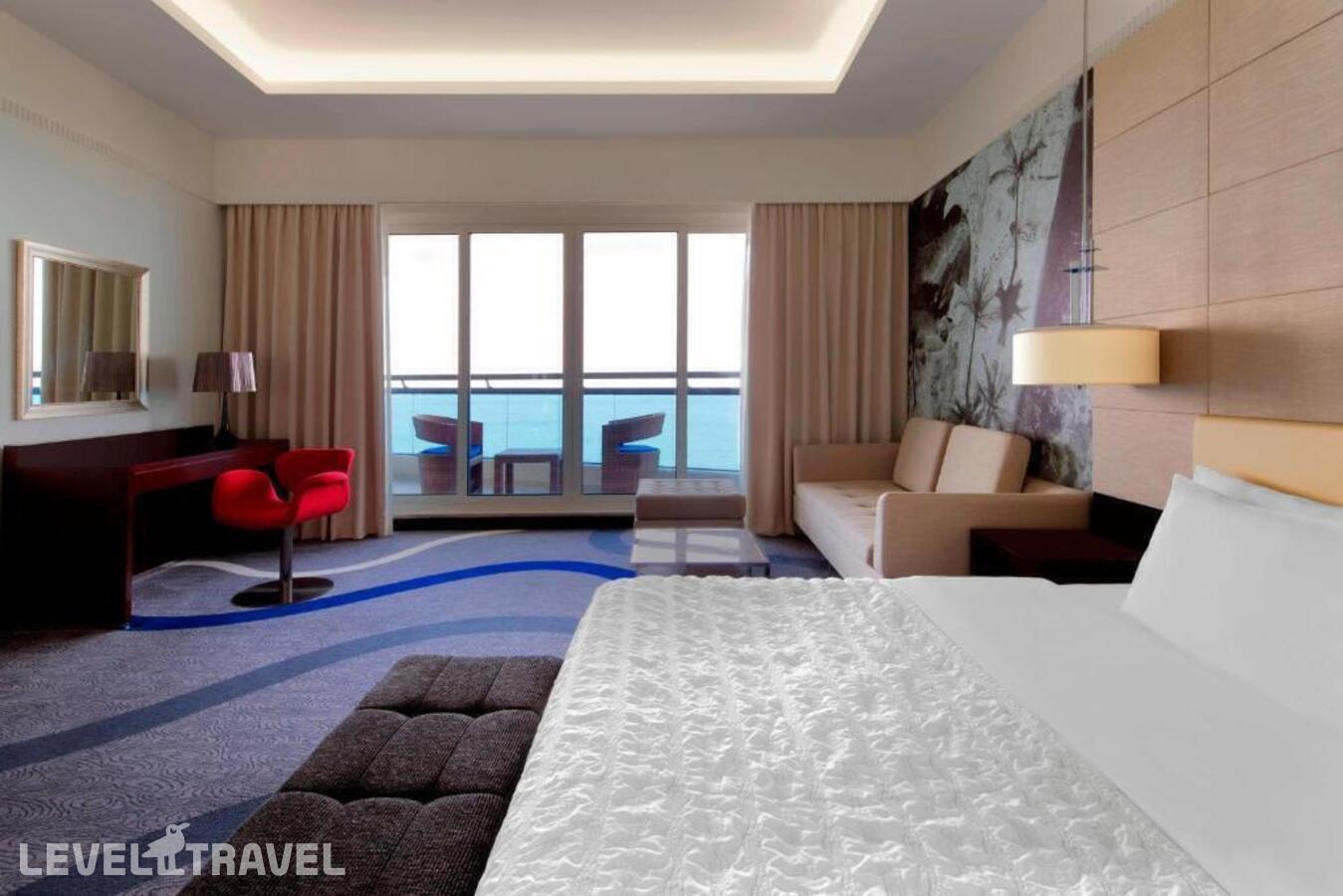 фотографии номера Улучшенный номер отеля Le Meridien Al Aqah Beach Resort в ОАЭ(Фуджейра) - фото №1