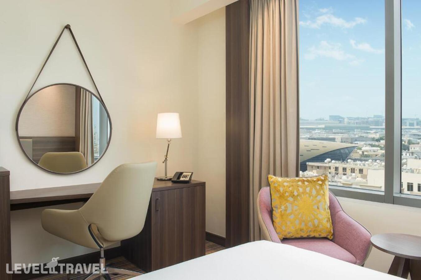 фотографии номера Номер для гостей с ограниченными возможностями отеля Hampton By Hilton Dubai Airport в ОАЭ(Дейра) - фото №3