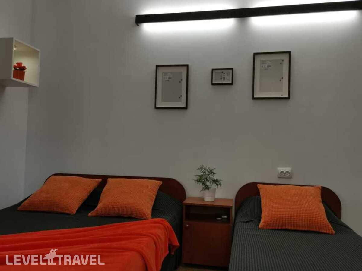 фотографии номера Трехместный номер отеля Отель Афина (Скиф) в Россия(Николаевка) - фото №152