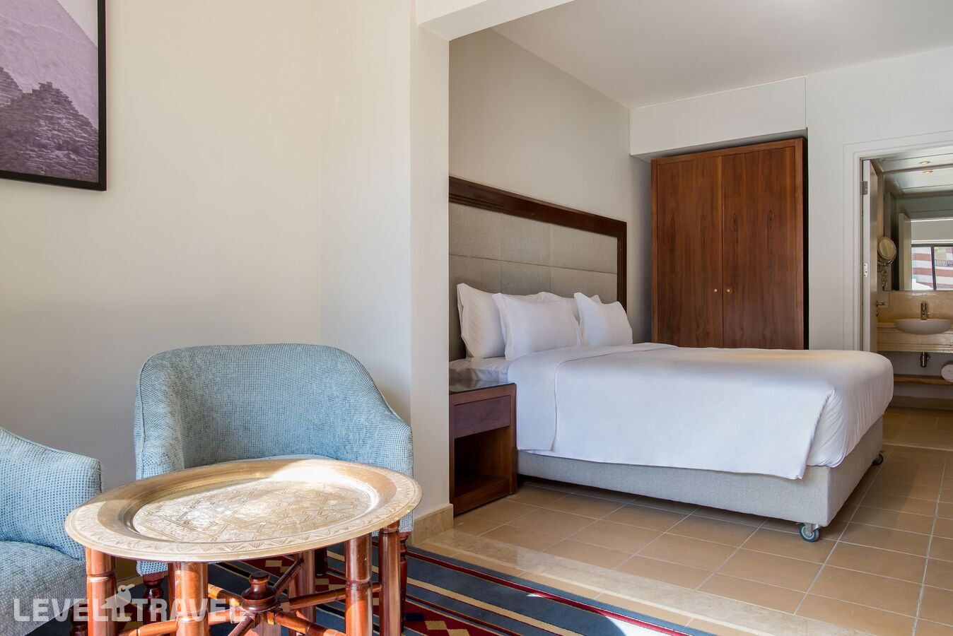 фотографии номера Улучшенный с видом на бассейн отеля Radisson Marina Resort Port Ghalib в Египет(Марса Алам) - фото №1