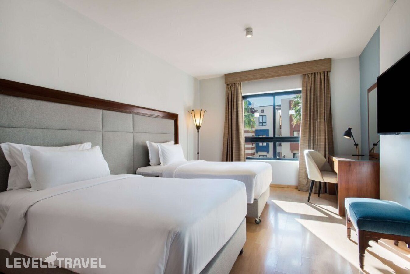 фотографии номера Улучшенный с видом на бассейн отеля Radisson Marina Resort Port Ghalib в Египет(Марса Алам) - фото №6