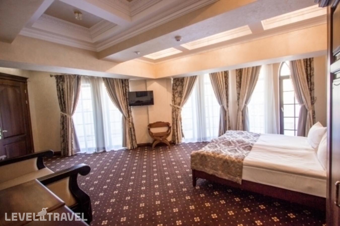 фотографии номера Номер Комфорт с террасой отеля Soldaya Grand Hotel & Resort в Россия(Судак) - фото №2