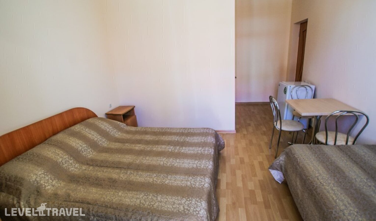 фотографии номера Трехместный номер отеля Жемчужина Отель в Россия(Николаевка) - фото №4
