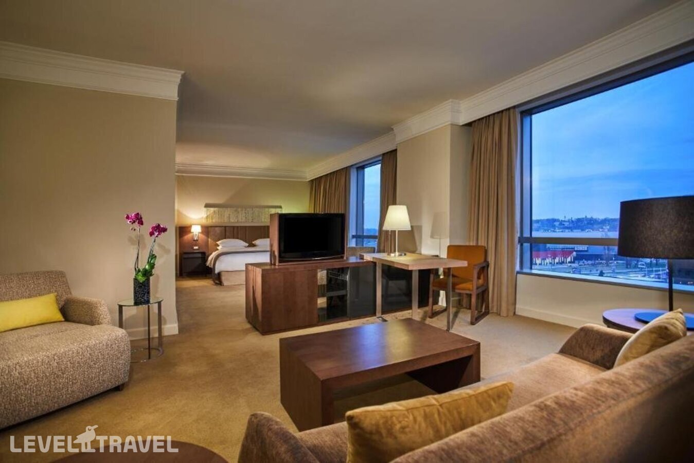 фотографии номера Клубный делюкс отеля Hyatt Regency в Сербия(Белград) - фото №2