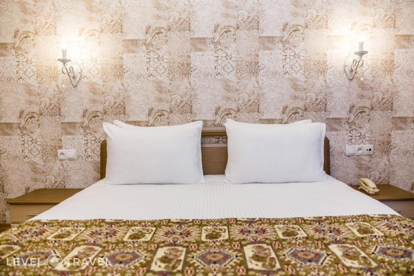 фотографии номера Улучшенный с балконом отеля Diamond Hotel в Грузия(Тбилиси) - фото №7