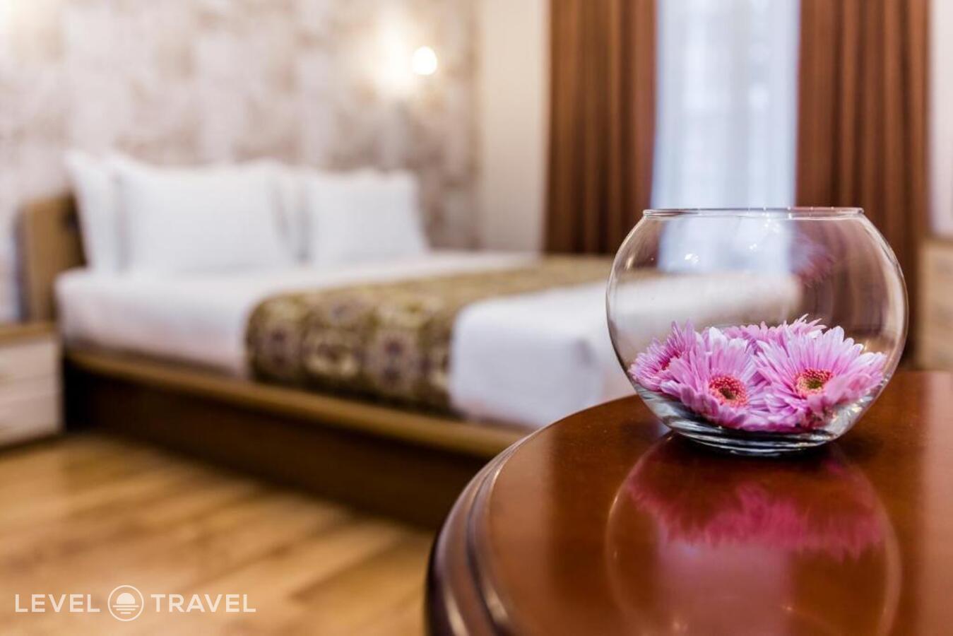 фотографии номера Улучшенный с балконом отеля Diamond Hotel в Грузия(Тбилиси) - фото №6