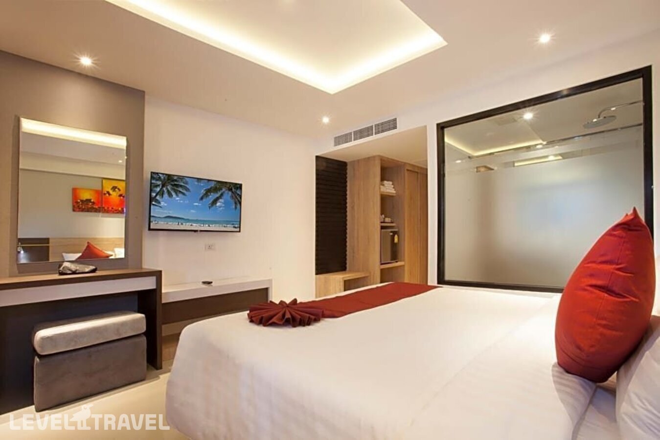 фотографии номера Делюкс с балконом отеля Paripas Patong Resort в Таиланд(Патонг Бич) - фото №3