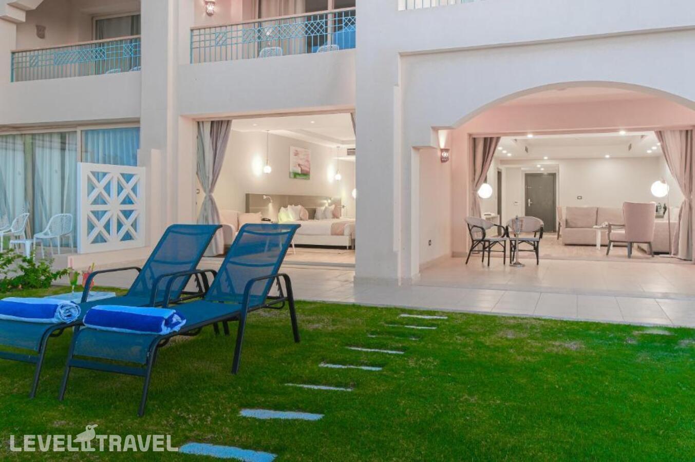 фотографии номера Люкс Signature с видом на море отеля Sataya Resort Marsa Alam в Египет(Марса Алам) - фото №3