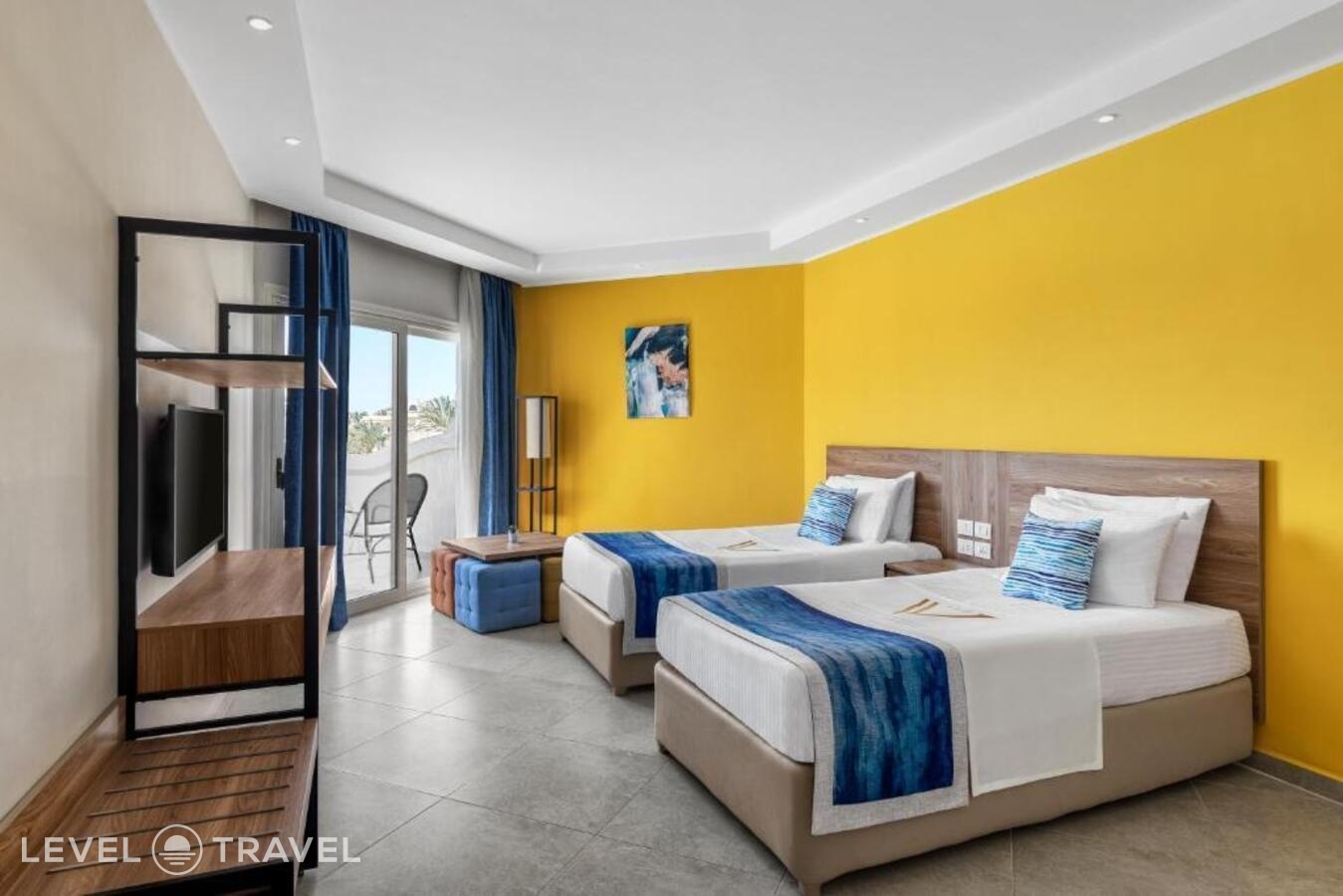фотографии номера Делюкс с видом на бассейн отеля The V Luxury Resort в Египет(Сахл Хашиш) - фото №2