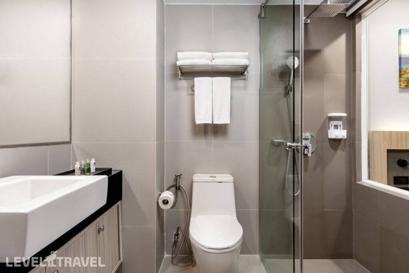 фотографии номера Делюкс с балконом отеля Clarion Hotel Patong (Ex.Araya Patong Beach Hotel) в Таиланд(Патонг Бич) - фото №5