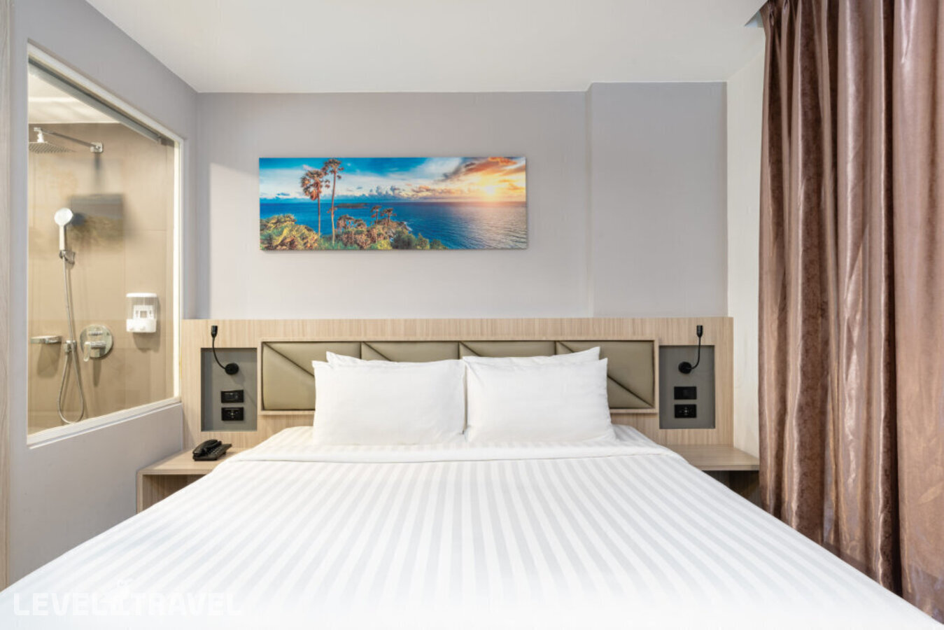 фотографии номера Делюкс с балконом отеля Clarion Hotel Patong (Ex.Araya Patong Beach Hotel) в Таиланд(Патонг Бич) - фото №3