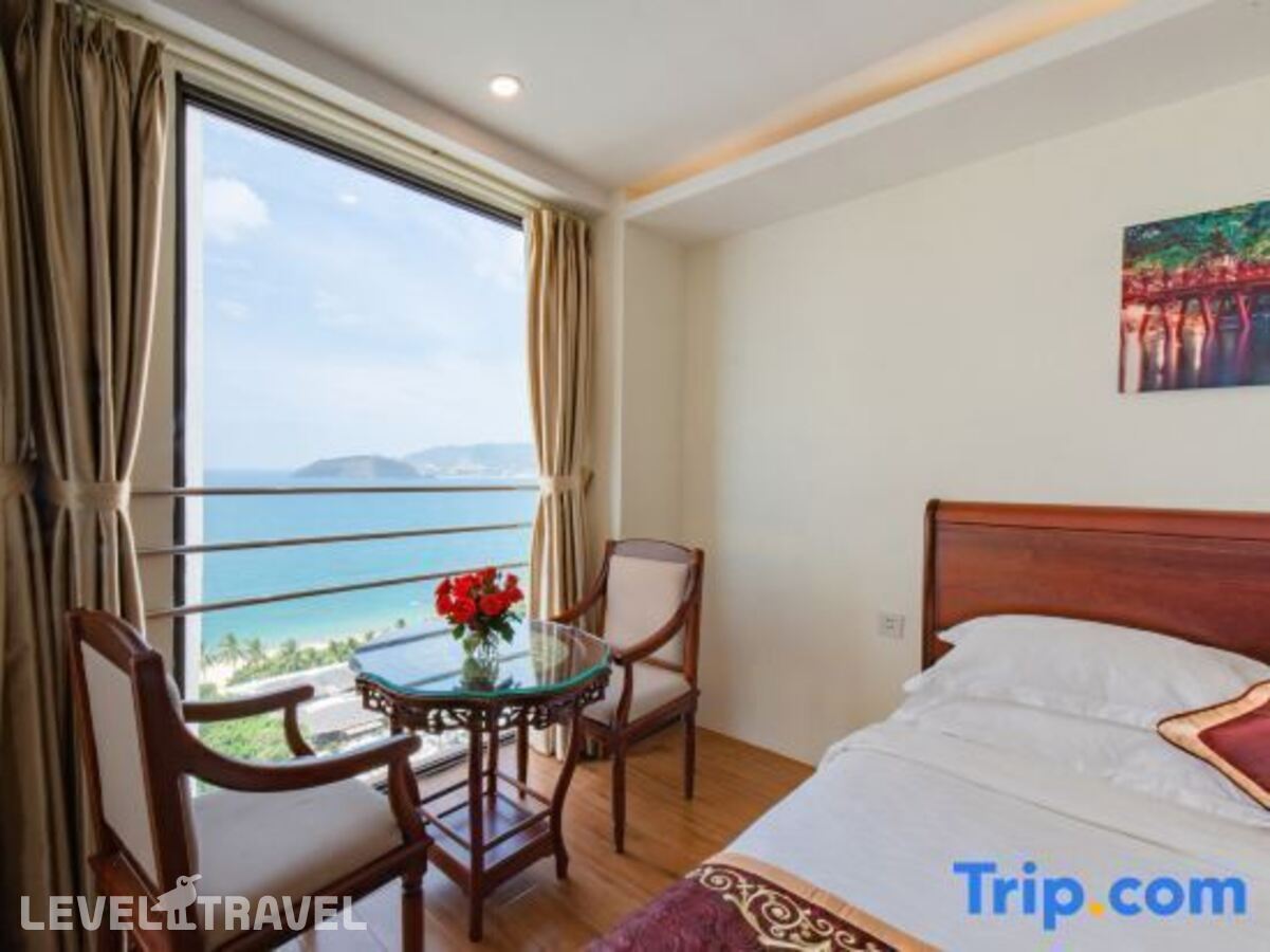 фотографии номера Полулюкс с балконом отеля Red Sun Nha Trang Hotel в Вьетнам(Нячанг) - фото №18