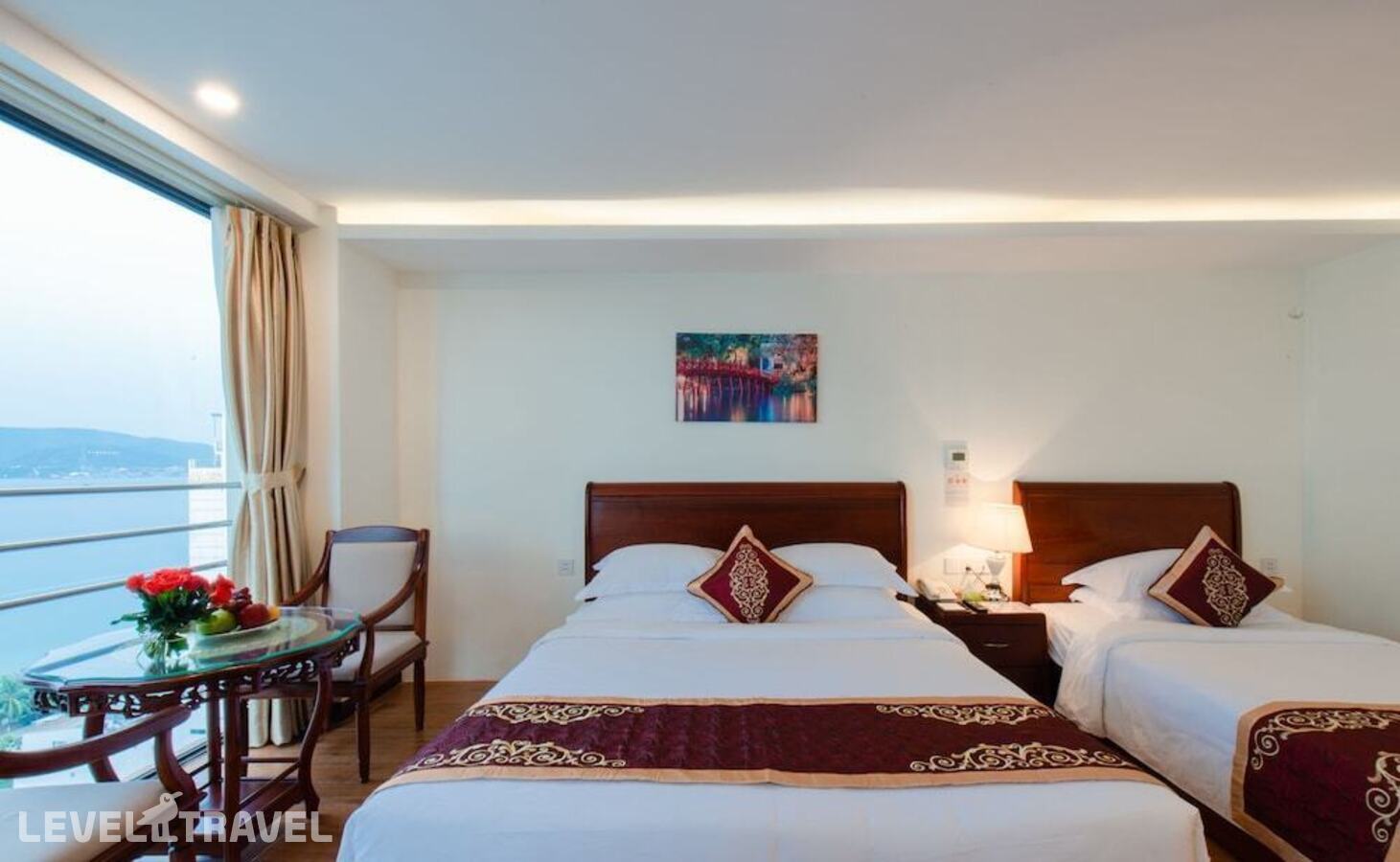 фотографии номера Полулюкс с балконом отеля Red Sun Nha Trang Hotel в Вьетнам(Нячанг) - фото №15