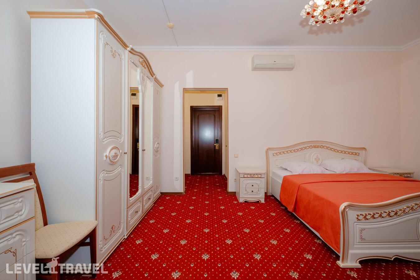 фотографии номера Студия отеля Отель Кипарис (Ex.Приморье Делюкс) в Россия(Ольгинка) - фото №14