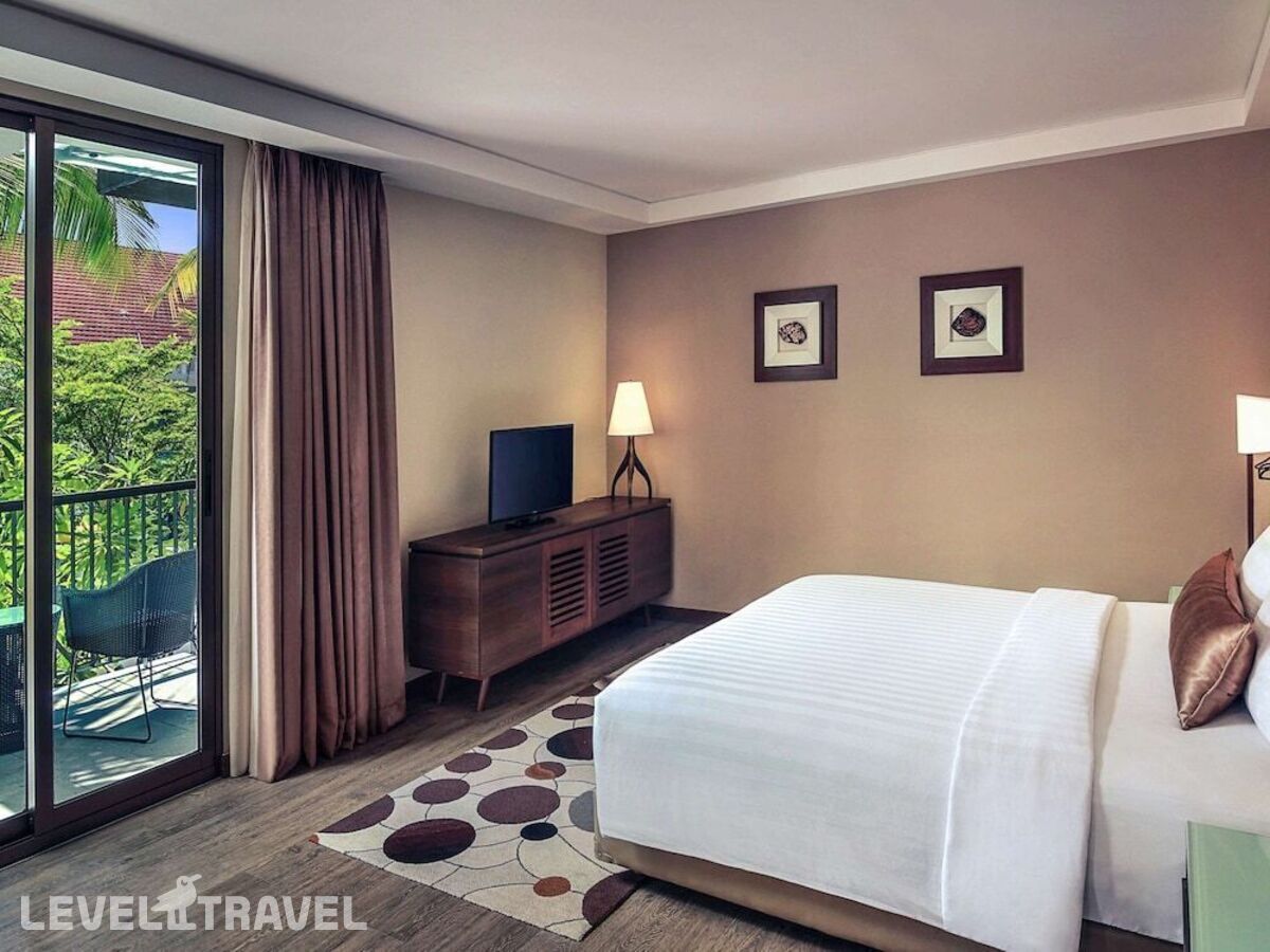 фотографии номера Люкс с балконом отеля Mercure Bali Legian в Индонезия(Легиан) - фото №1