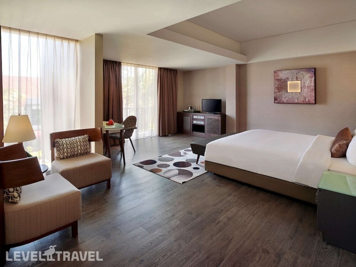 фотографии номера Люкс с балконом отеля Mercure Bali Legian в Индонезия(Легиан) - фото №2