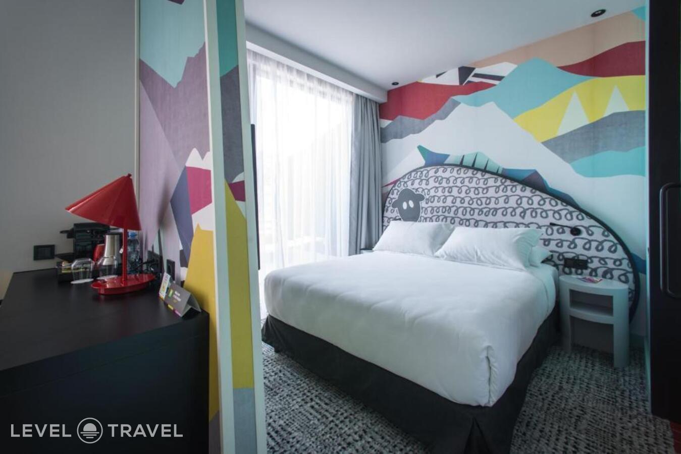 фотографии номера Люкс с балконом отеля Ibis Styles Tbilisi в Грузия(Тбилиси) - фото №1