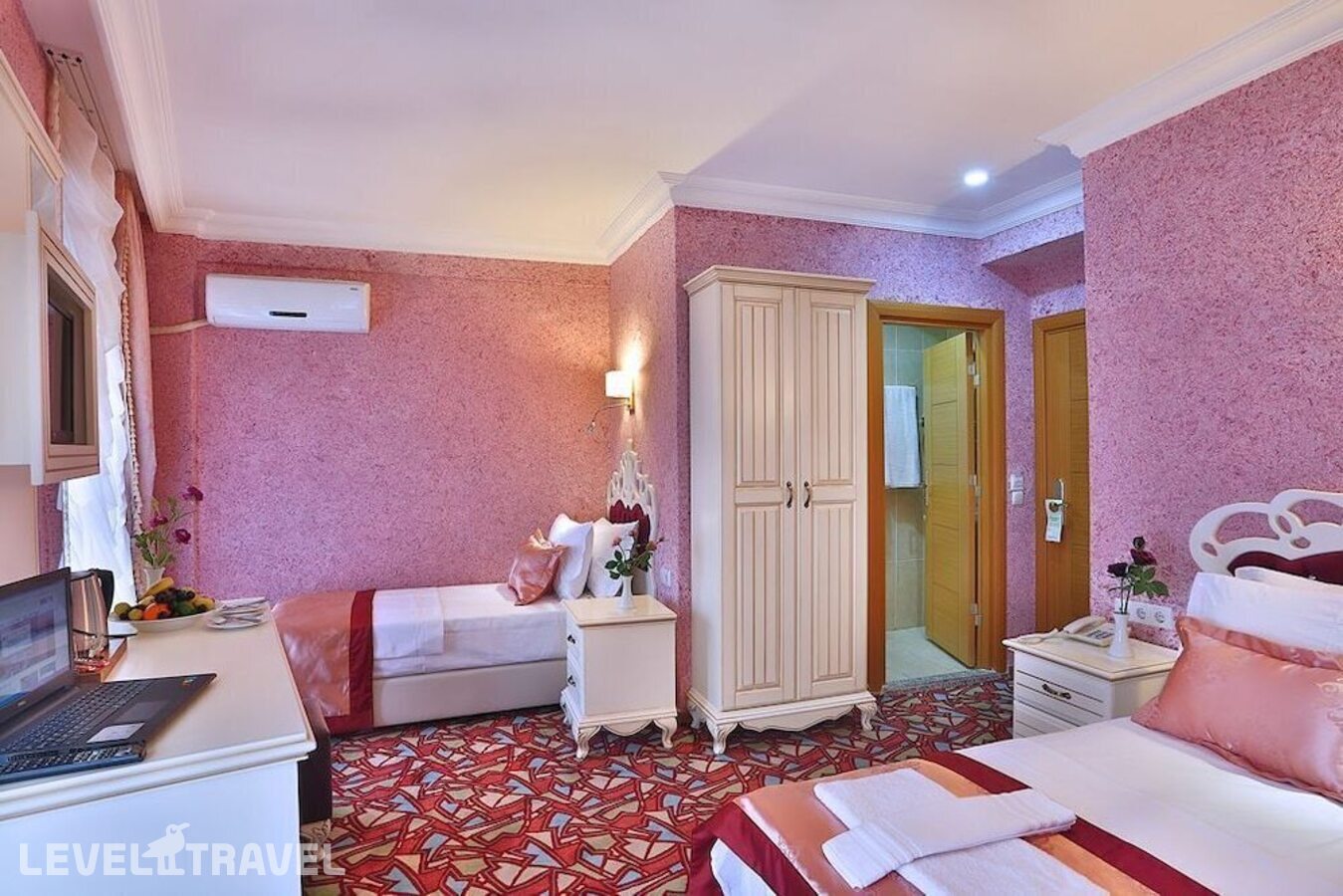 фотографии номера Трехместный улучшенный отеля Santefe Hotel в Турция(Фатих) - фото №16