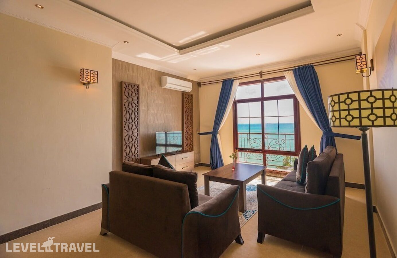 фотографии номера Люкс Гранд отеля Golden Tulip Zanzibar Resort в Танзания(Кибвени) - фото №13