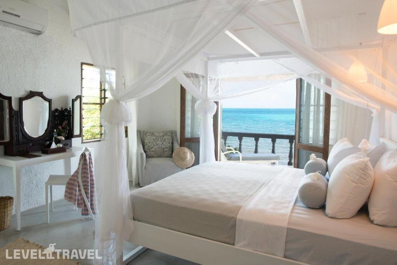 фотографии номера Вилла отеля Chuini Zanzibar Beach Lodge в Танзания(Бубубу Бич) - фото №2
