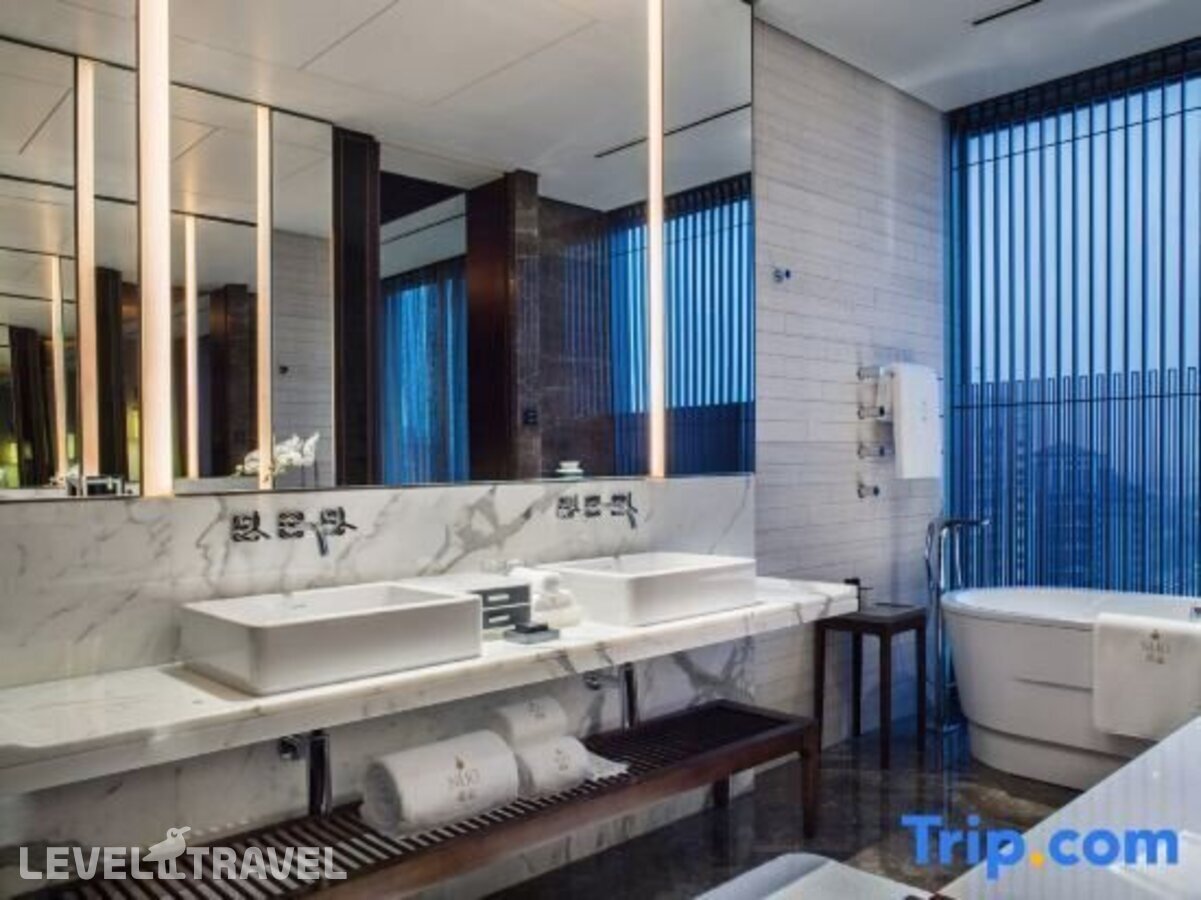 фотографии номера Представительский номер отеля Nuo Hotel Beijing в Китай(Пекин) - фото №8
