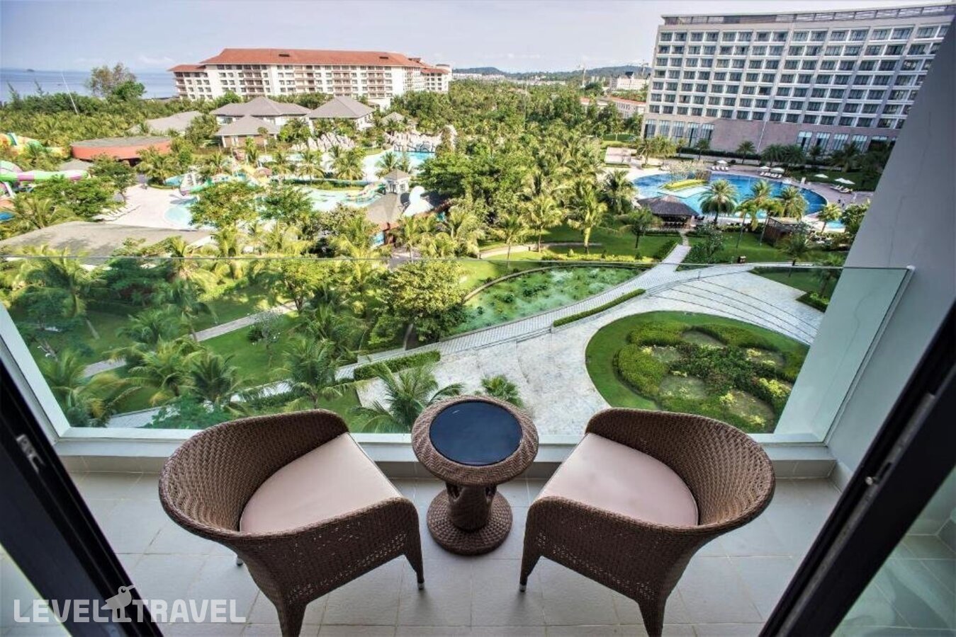 фотографии номера Делюкс с балконом отеля Radisson Blu Resort Phu Quoc в Вьетнам(Фукуок) - фото №8