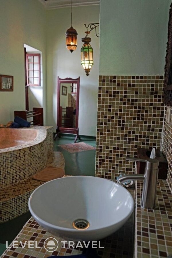 фотографии номера Четырехместный номер отеля Zanzibar Palace Hotel в Танзания(Стоун Таун) - фото №2
