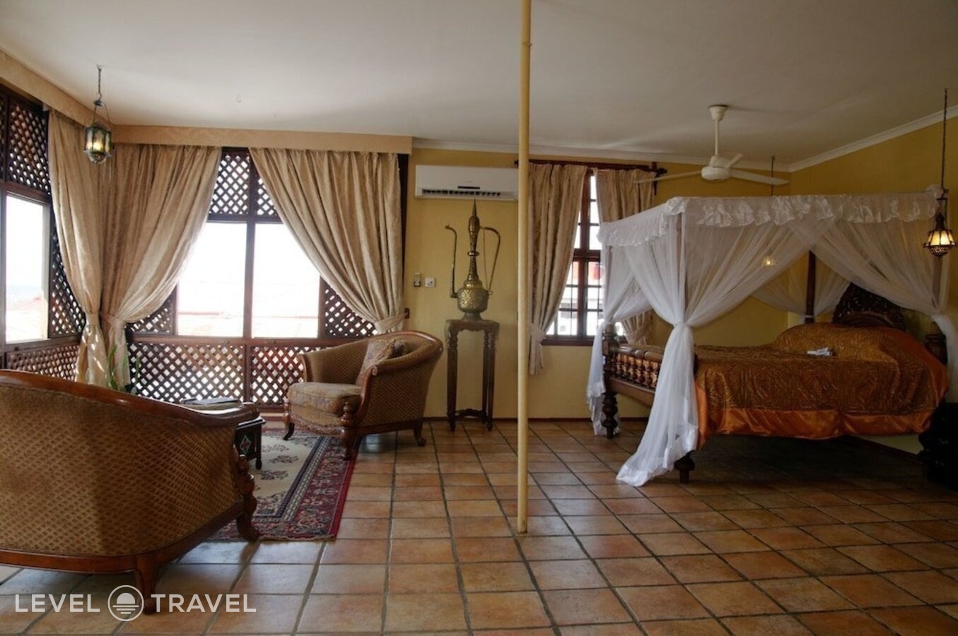 фотографии номера Представительский люкс отеля Zanzibar Palace Hotel в Танзания(Стоун Таун) - фото №7