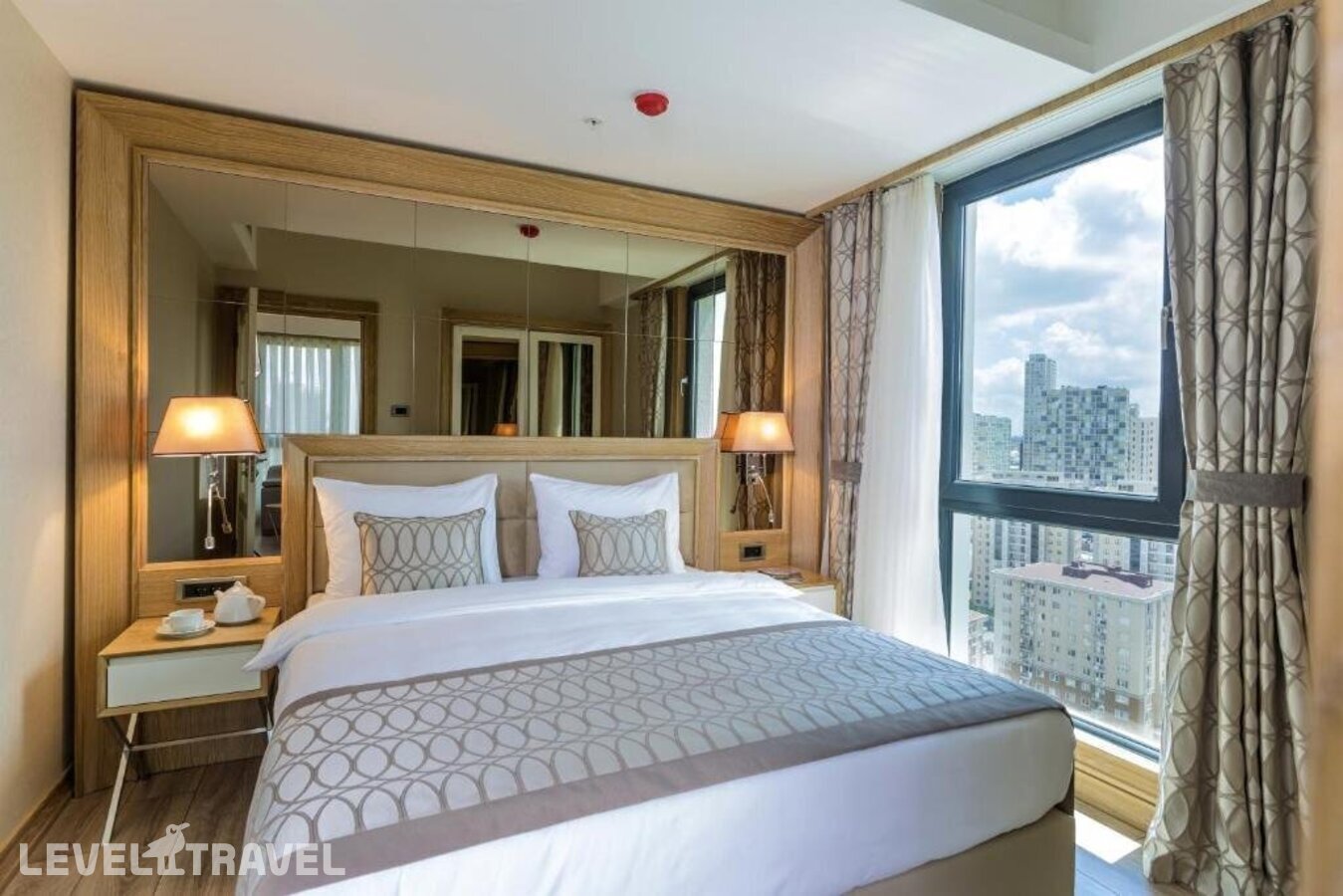 фотографии номера Трехместный люкс отеля Bof Hotels Ceo Suites Atasehir в Турция(Аташехир) - фото №4