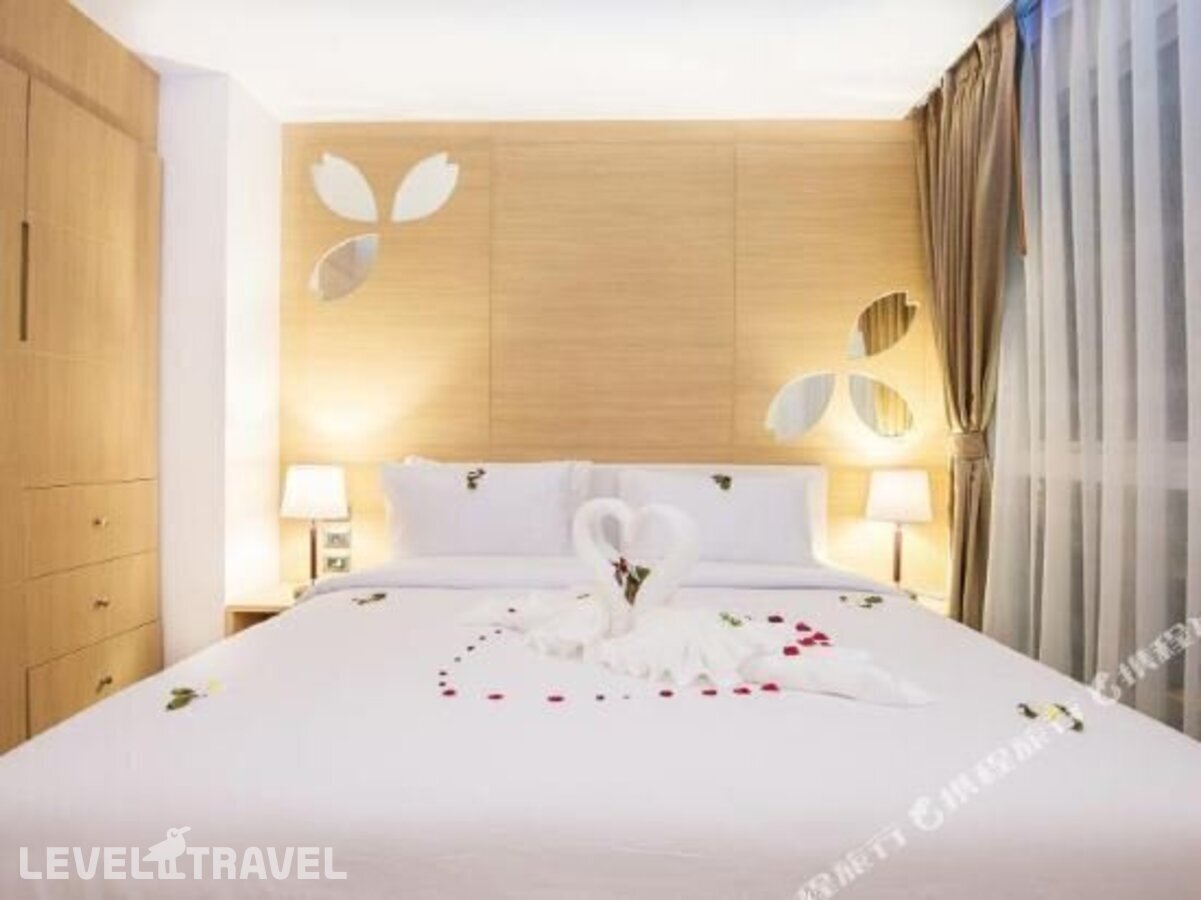 фотографии номера Улучшенный номер отеля Clarion Hotel Patong (Ex.Araya Patong Beach Hotel) в Таиланд(Патонг Бич) - фото №9