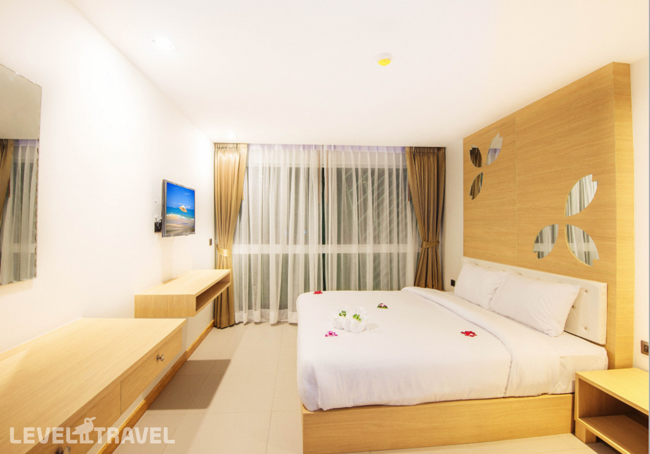 фотографии номера Улучшенный номер отеля Clarion Hotel Patong (Ex.Araya Patong Beach Hotel) в Таиланд(Патонг Бич) - фото №1