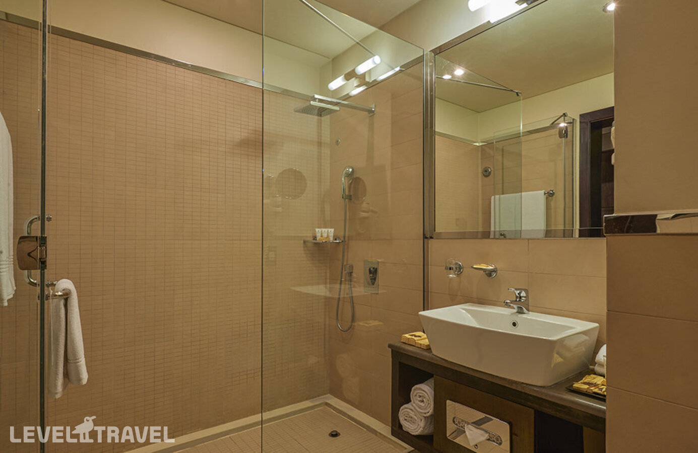фотографии номера Представительский люкс отеля Safir Hotel Doha в Катар(Доха) - фото №4