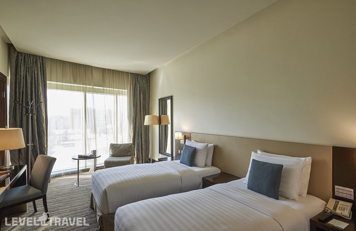 фотографии номера Представительский люкс отеля Safir Hotel Doha в Катар(Доха) - фото №2