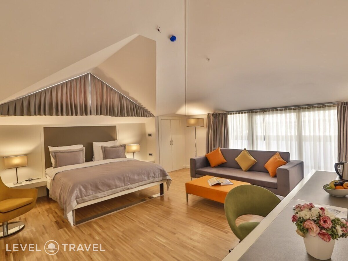 фотографии номера Представительский с балконом отеля Business Life Hotel в Турция(Шишли) - фото №1