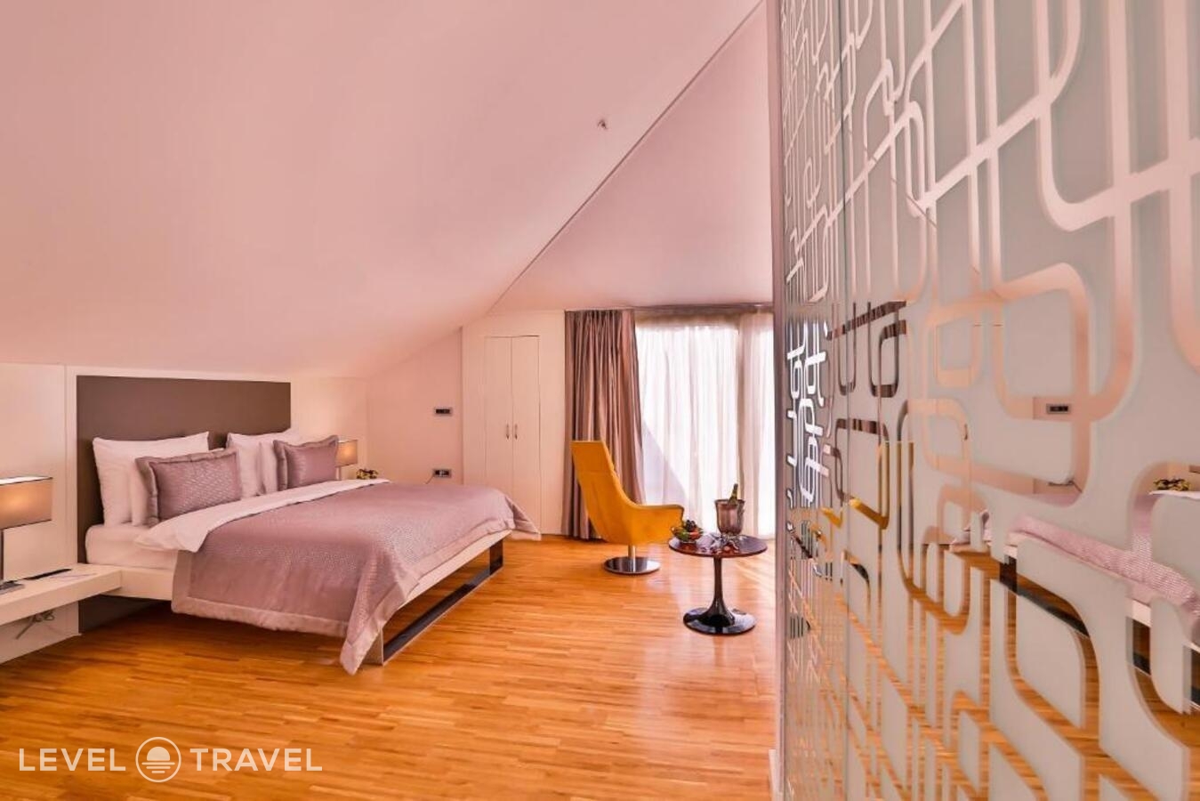 фотографии номера Представительский с балконом отеля Business Life Hotel в Турция(Шишли) - фото №4