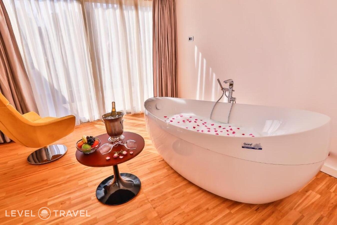 фотографии номера Представительский с балконом отеля Business Life Hotel в Турция(Шишли) - фото №2