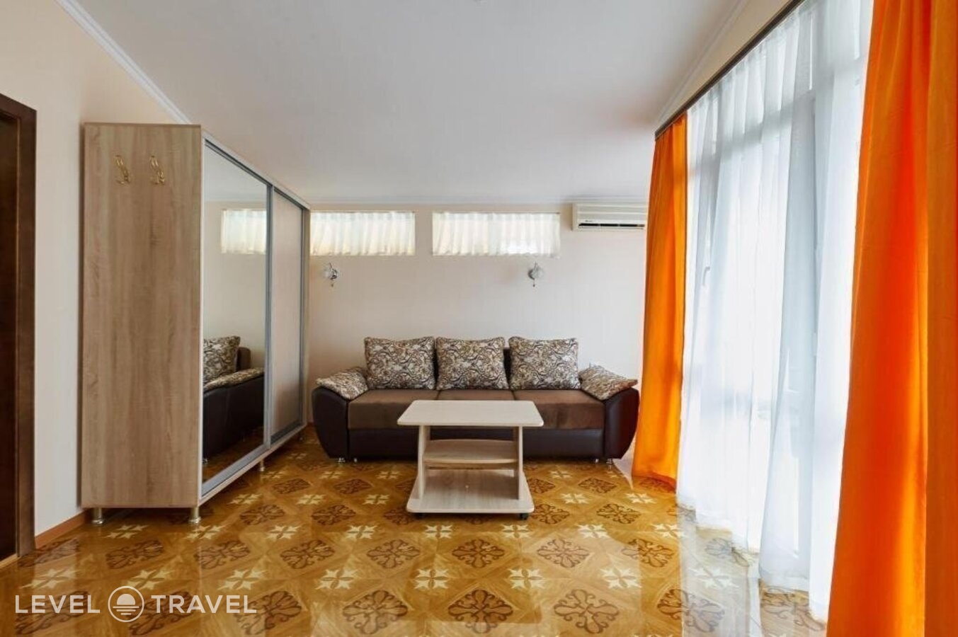 фотографии номера Семейный с балконом (2 комнаты) отеля Sirius Guest House в Россия(Адлер) - фото №2
