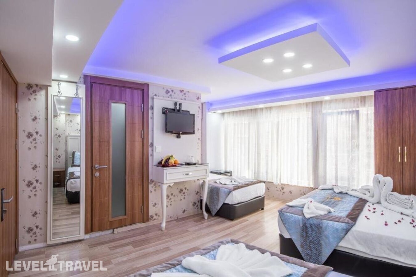 фотографии номера Четырехместный номер отеля Istanbul Sirkeci Hotel в Турция(Сиркеджи) - фото №8